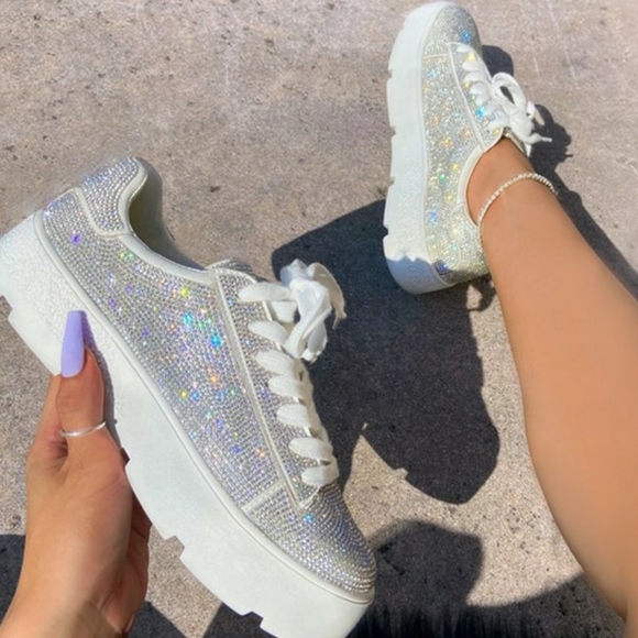 Dolls Kill Shoes - 𝙇𝙖𝙨𝙩 𝙎𝙞𝙯 10 🎥Diamante Platform - WHITE